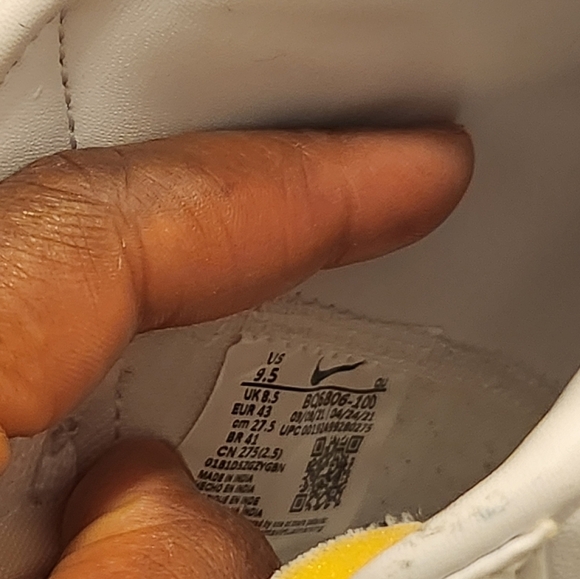 Nike Blazer Mid 77  Men’s Sneaker Size 9.5 - Picture 5 of 11